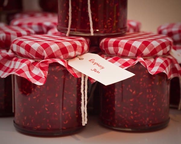 Domowe przetwory z malin dżem malinowy przetowry z malin