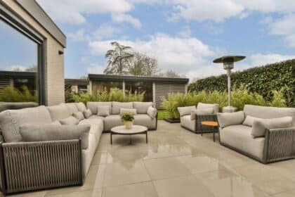 Taras idealny – kluczowe aspekty projektowania komfortowej strefy relaksu na świeżym powietrzu