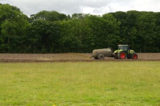 Gnojowica i Gnojówka - nawozy pochodzenia zwierzęcego Gnojowica i Gnojówka