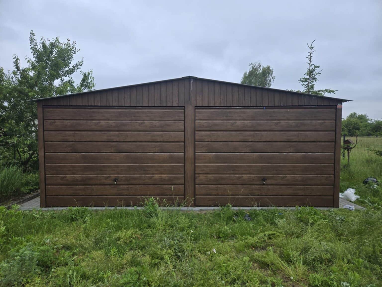 Nowoczesne garaże blaszane Cstal.pl: Estetyka i funkcjonalność, która odmieni Twoje otoczenie