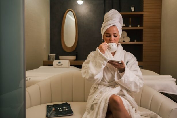 Wanna spa w ogrodzie jesienią - jak z niej korzystać, gdy temperatura spada?