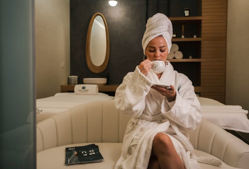 Wanna spa w ogrodzie jesienią - jak z niej korzystać, gdy temperatura spada?
