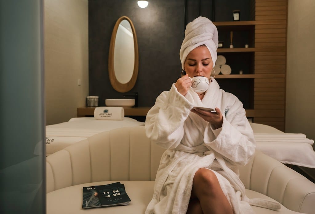 Wanna spa w ogrodzie jesienią - jak z niej korzystać, gdy temperatura spada?